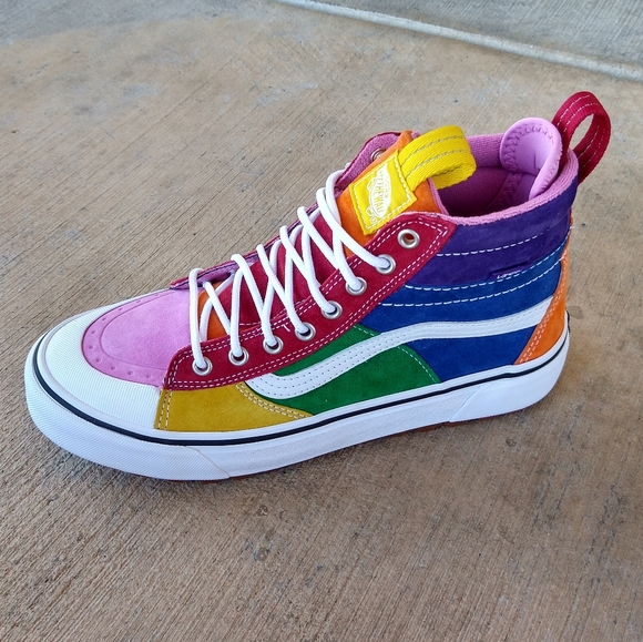 🔥HOST PICK🔥 VANS Stain Resistant SUEDE SK8-Hi - Picture 3 of 9